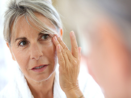 How To Take Care For The Skin Around The Eyes At A Mature Age